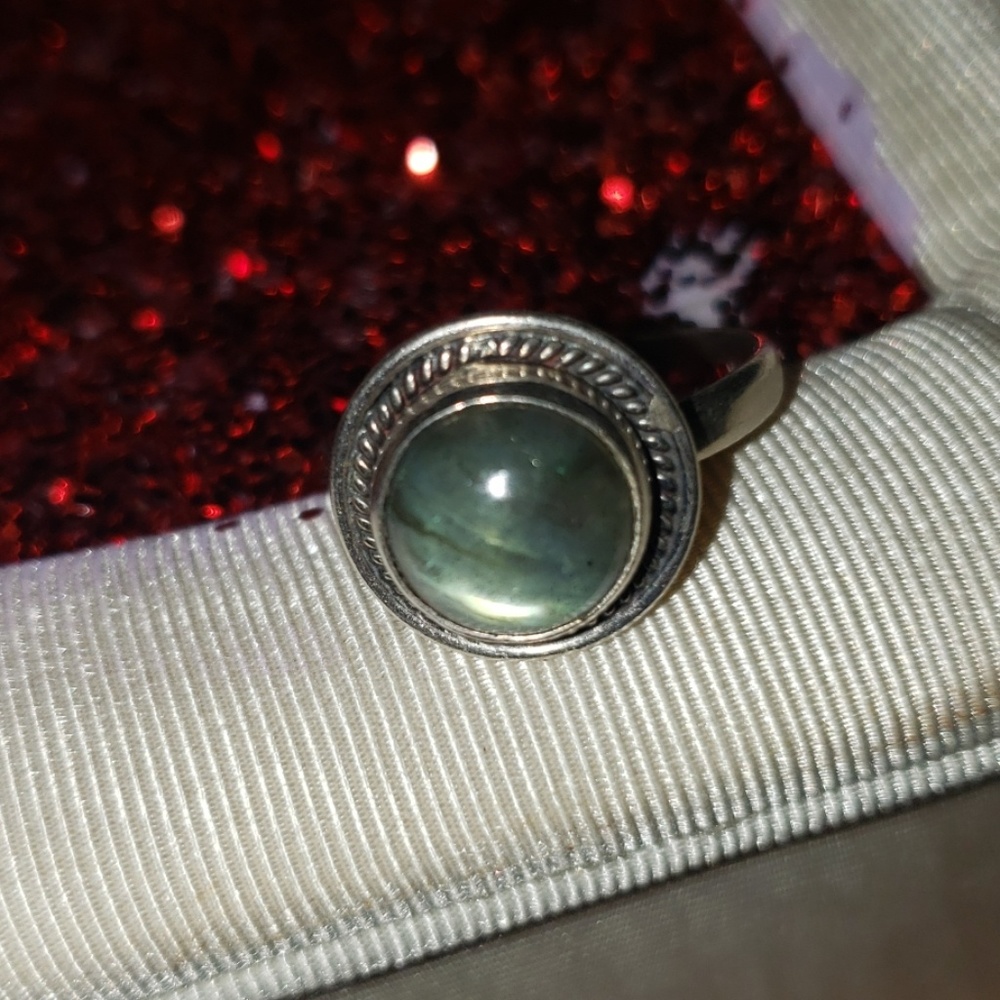 Pretty Labrodite Ring - Picture 3 of 3